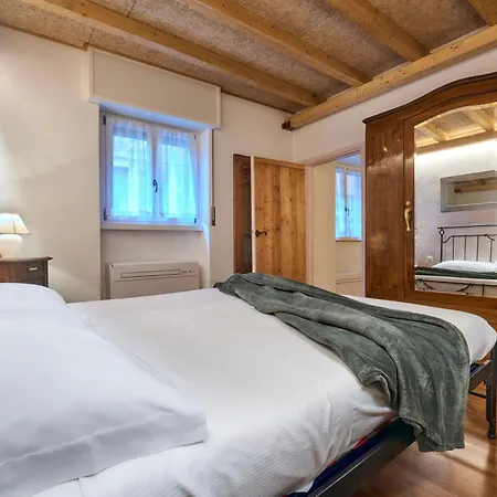 Casa “la Contrada” Hébergement de vacances Varenna